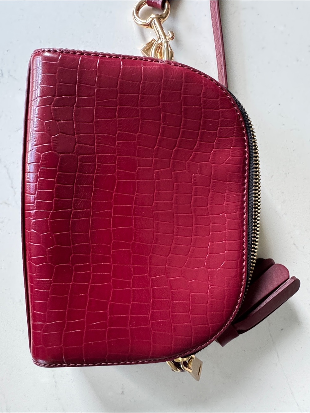 Marc Jacobs Wine Red Croc-Embossed Leather Crossbody Bag - Picture 5 of 13